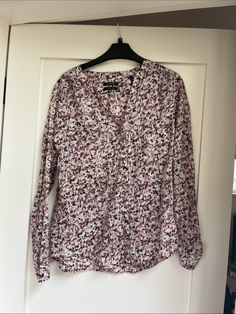 Lightweight Floral V-Neck Blouse in Pink and White